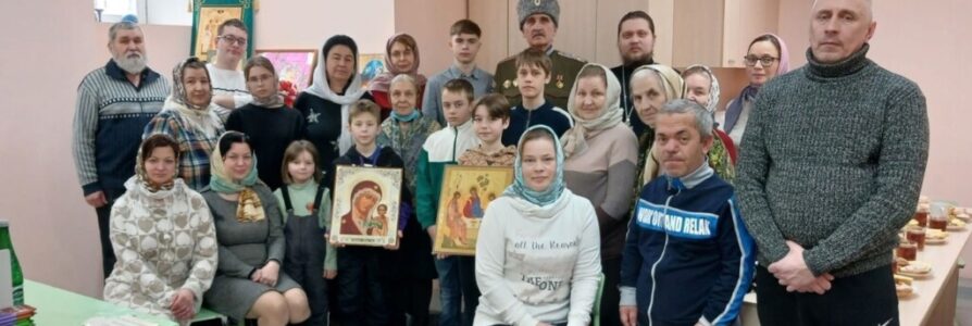 Встреча с атаманом казаков в воскресной школе Троицкого храма